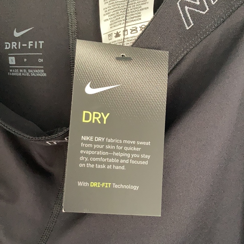 Nike Dri-Fit Training Capris - Picture 7 of 7